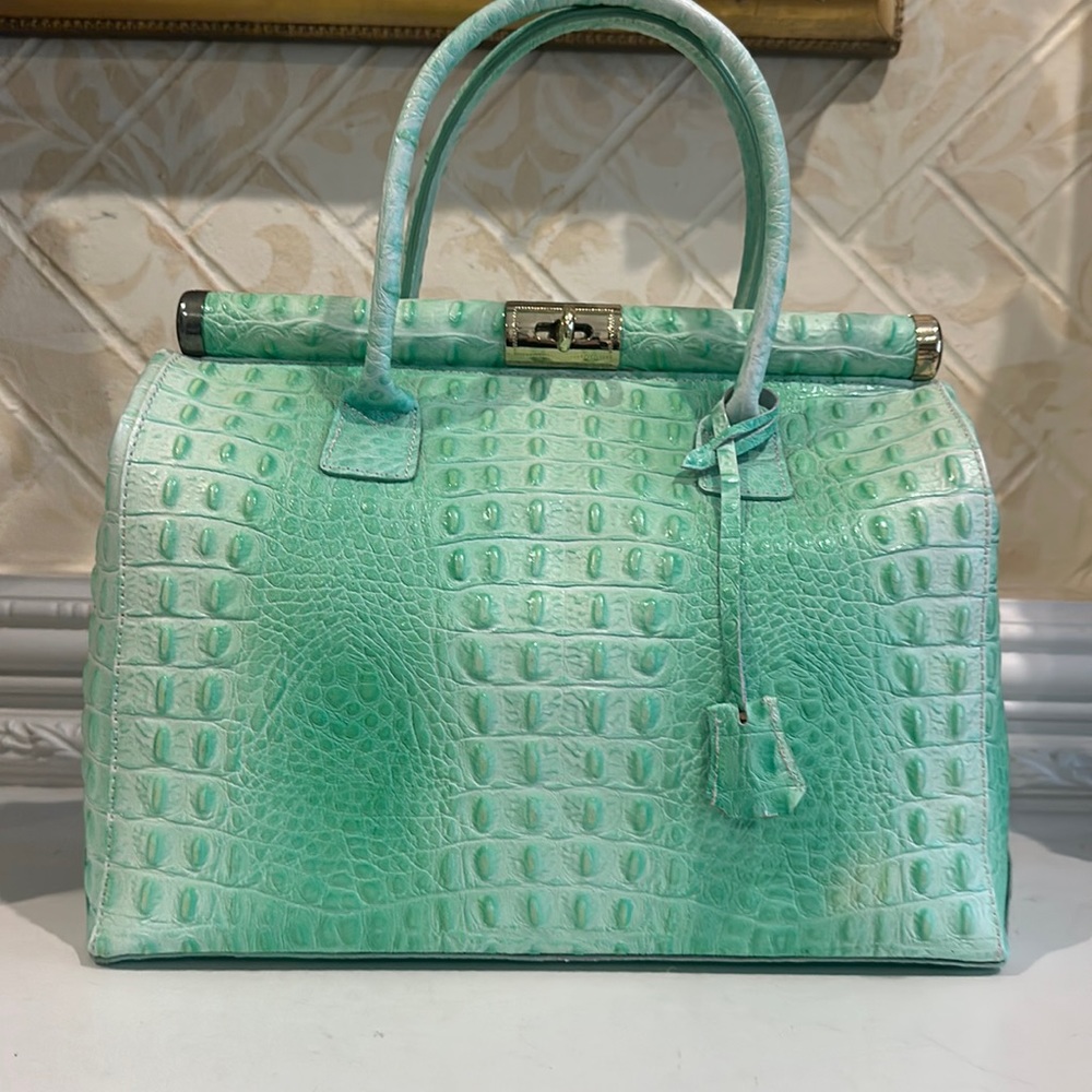 Genuine leather made in Italy, soft lime, green handbag. Never used. Beautiful.